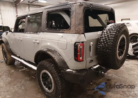 2023 Ford Bronco Outer Banks z USA, uszkodzony, nr VIN 1FMEE5DP6PLB53224